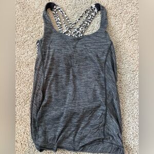 Lululemon tank top w bra